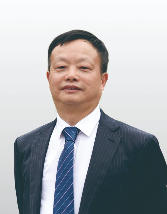学校副校长：易贤文