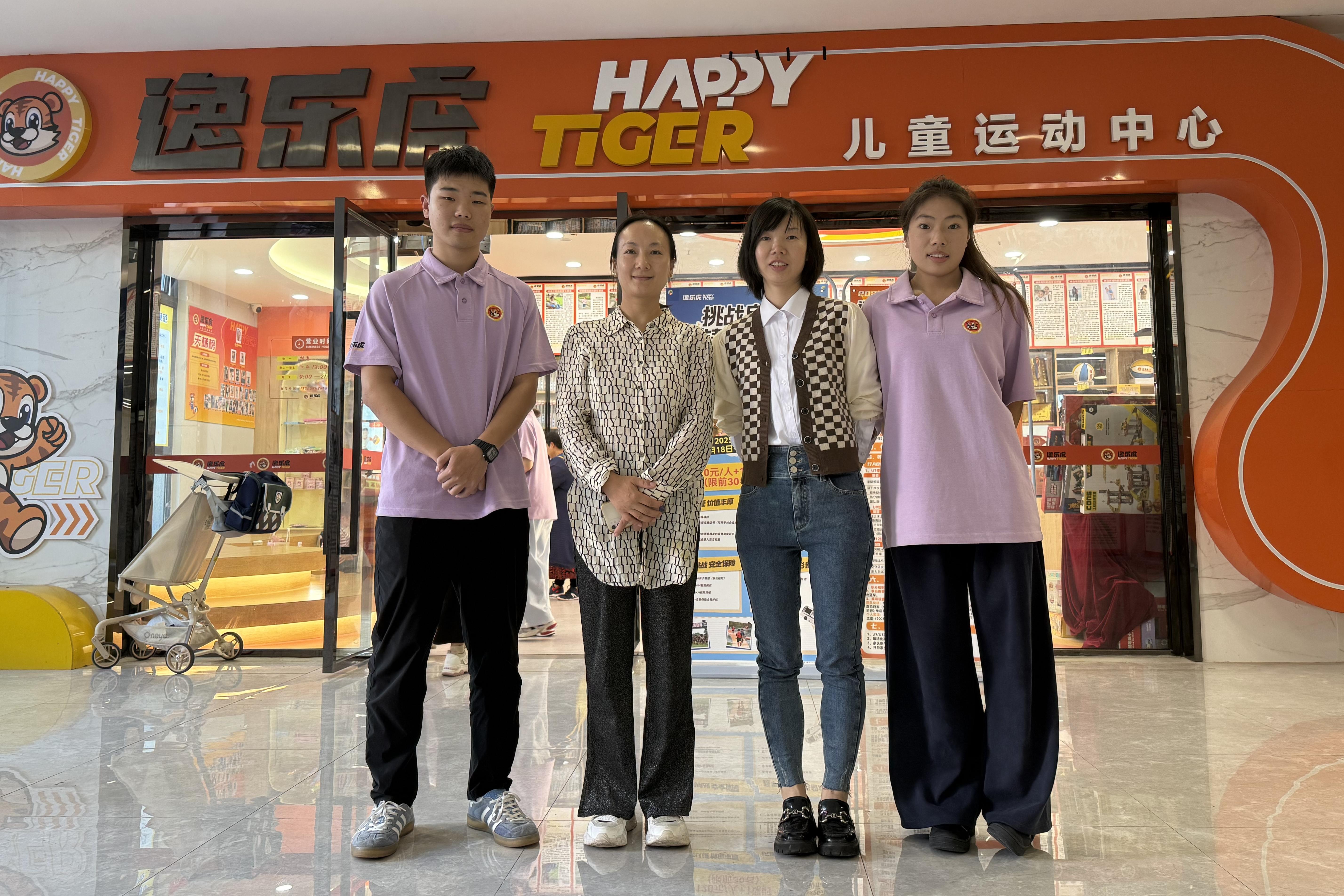 走进企业·协同育人——教育与设计学院辅导员走访企业