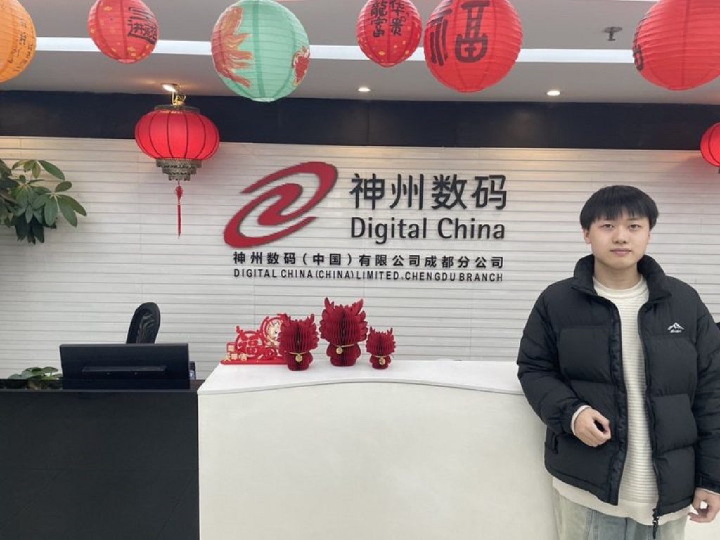 李肖2.jpg