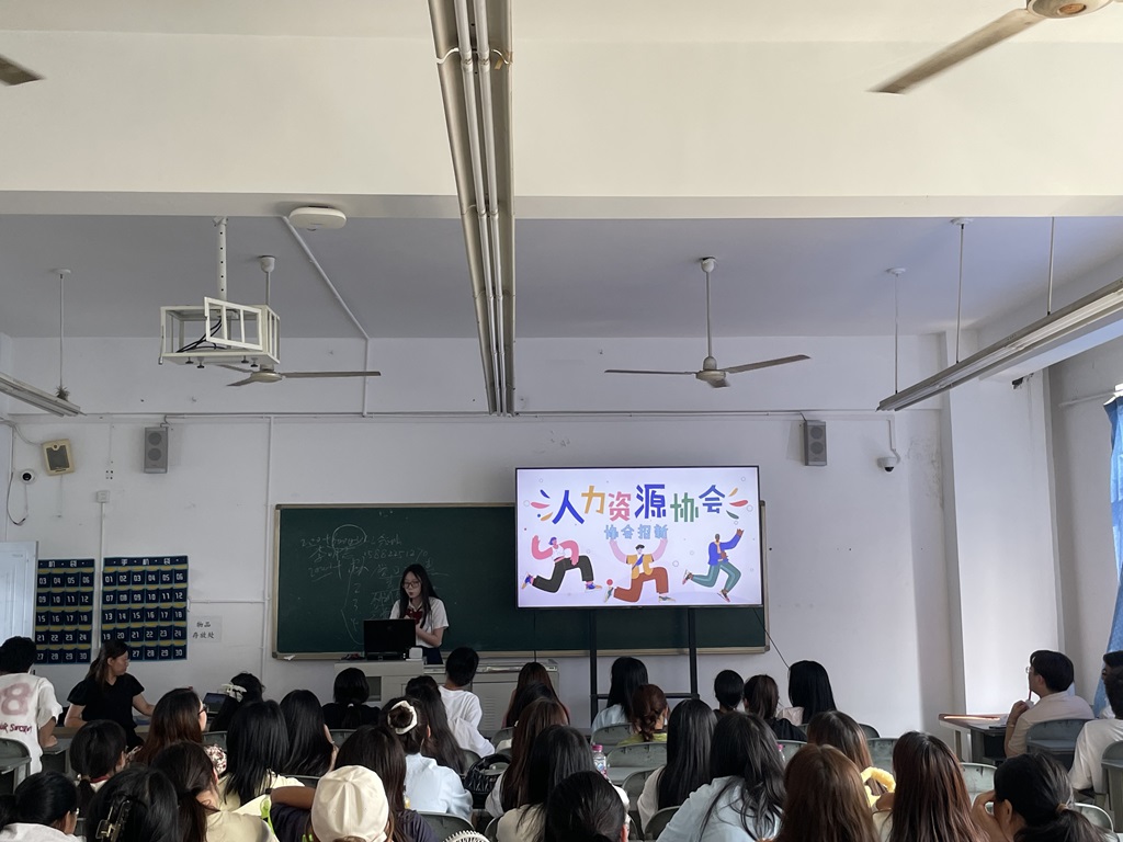 4.入学教育.唐艾熙.jpg