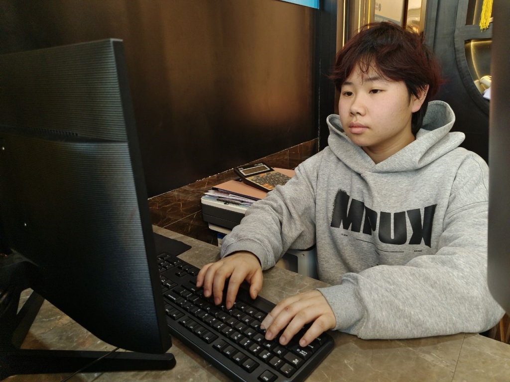 曾梦.jpg