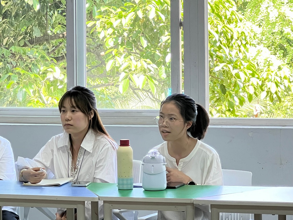 教师发言.jpg