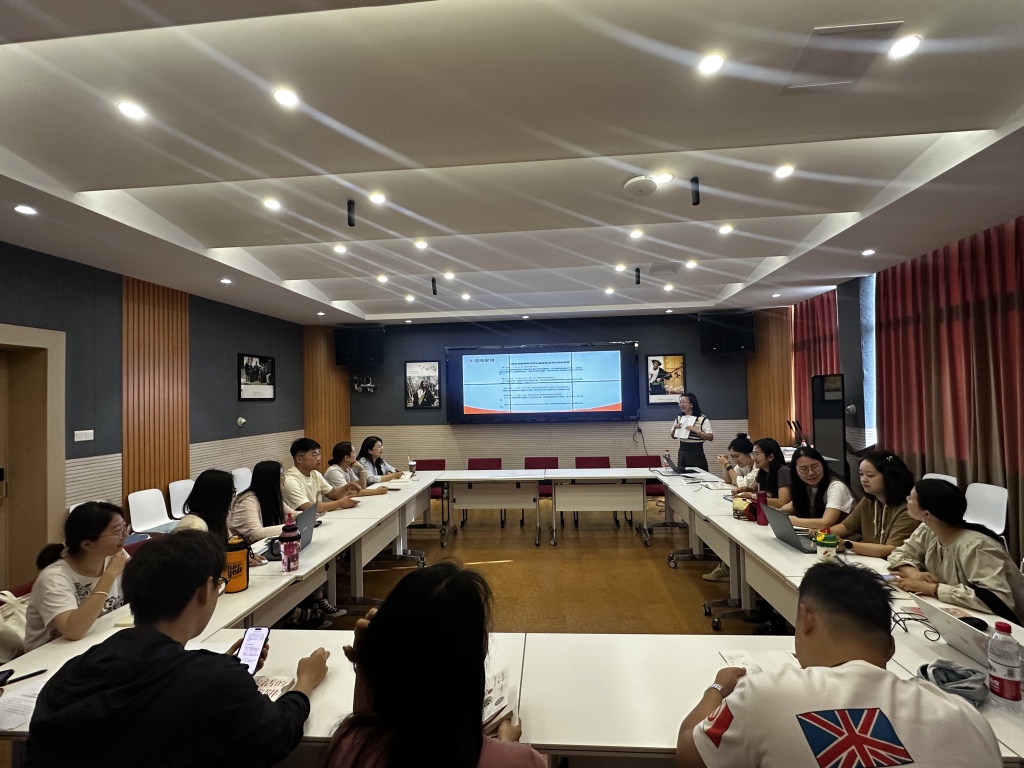 5.8辅导员读书分享与研讨会-1_副本.jpg